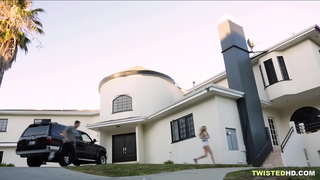 ���શ્લીલ બોયફ્રેન્ડ જ્યારે મમ્મીએ વોક? સરસ!