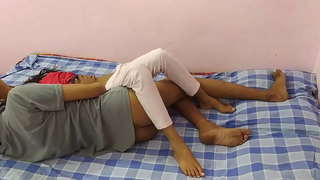 Kolegij Dekle, Ki Dobi Grdo Na Kurac V Črno Perilo