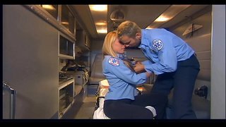 Mara sess fil-iswed għolja tal-koxxa kalzetti