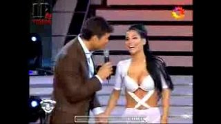 Silvina Эскудеро u bijeli elastan