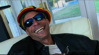 Man More risibí bo kasá tonto!