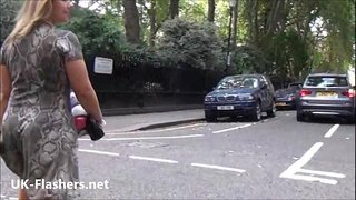 ���ិចស៊ីស្វាគមប៍នអាស្លីបានជិះក្រៅធ្ងន់ធ្ងរនិងការស្ម័ voyeur ទារក