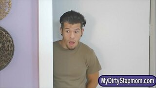 Nova Brooks ak Tegan James faits threeway sèks nan chanm lan