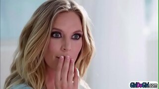 Stepmom Mona mācīt AJ squirt metodes