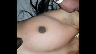 Maheswari des seins et des aisselles baiser par l&#039;oncle