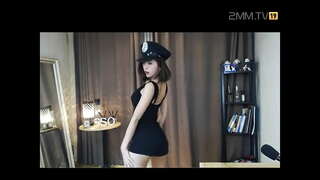 ���ी Suwan वर्दी उत्तेजक डांस