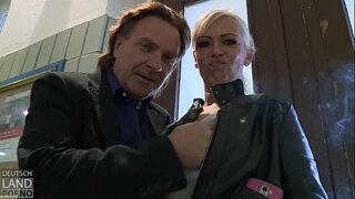 Vivian Schmitt, tombe ici les Paparazzi pour les Victimes .....