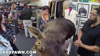 XXXPAWN qu'Ils n'Ont Jamais Été Avec Un Homme Avant, Mais Ils ont Besoin d'Argent