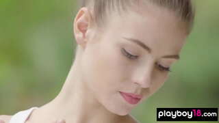 ���อมผมสีน้ำตาลสำส่ลังกำจัดระหว่างกล่องการฝึก