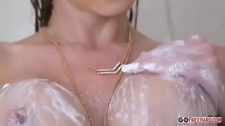 է նրա անունը , խնդրեմ ?