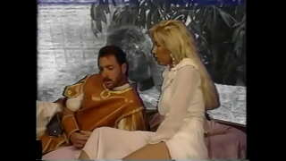 Այս շիկահեր պոռնիկ Վիկտորիա Փերիս գիտի, թե ինչպես հաճույք գործընկեր